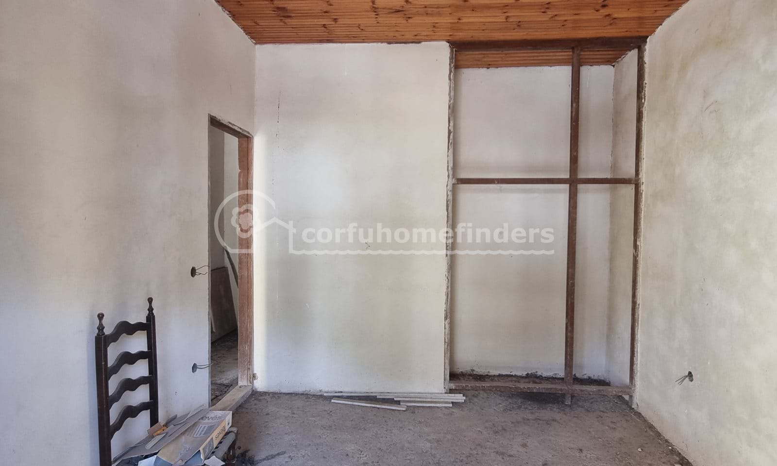 Listing photograph 18 of 23 of the house in Agios Mattheos, published by Corfu Home Finders.