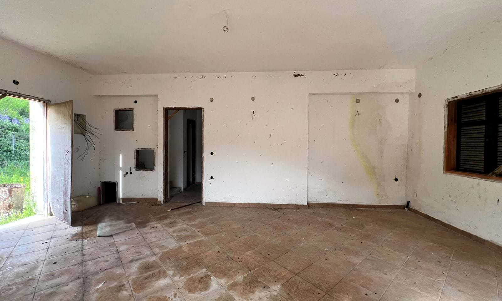 Listing photograph 5 of 13 of the house in Agios Martinos, published by Corfu Home Finders.