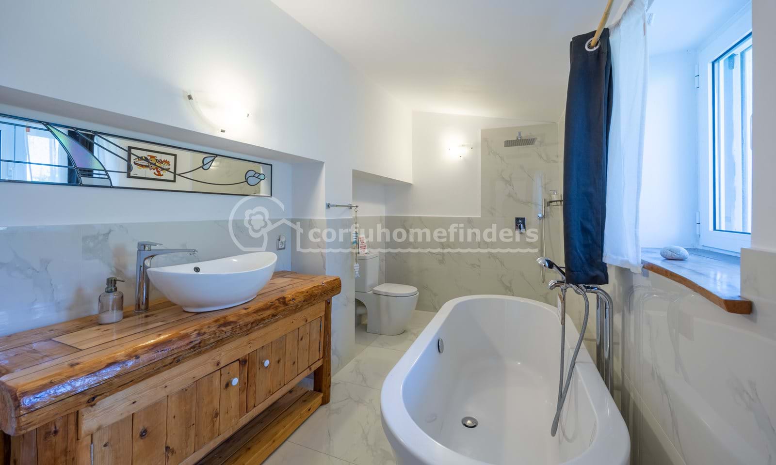 Listing photograph 17 of 23 of the house in Rachtades, published by Corfu Home Finders.