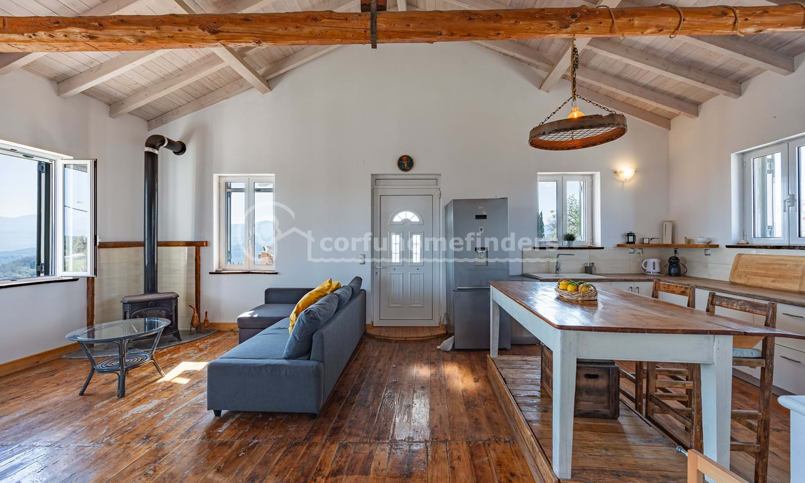 Listing photograph 9 of 23 of the house in Rachtades, published by Corfu Home Finders.
