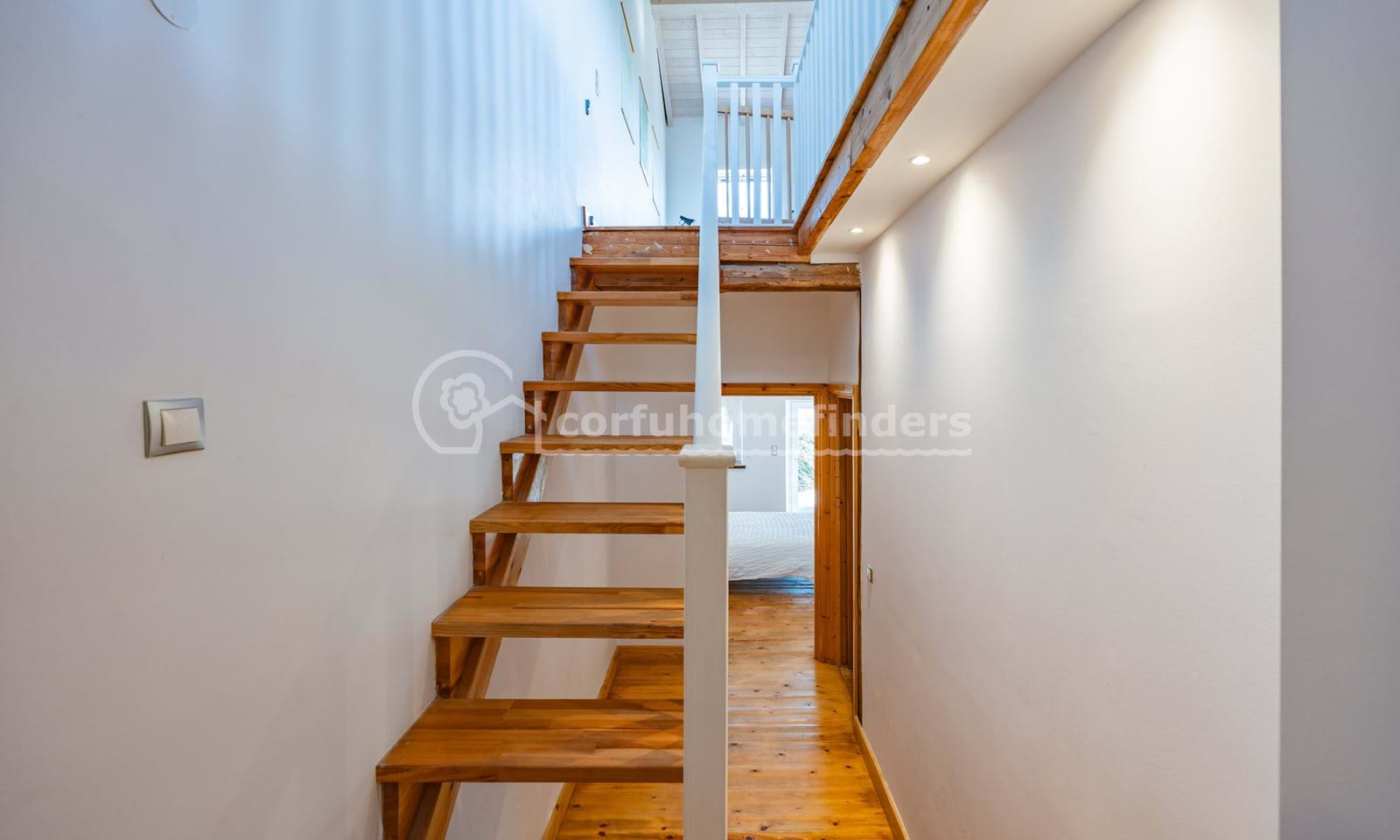 Listing photograph 14 of 23 of the house in Rachtades, published by Corfu Home Finders.