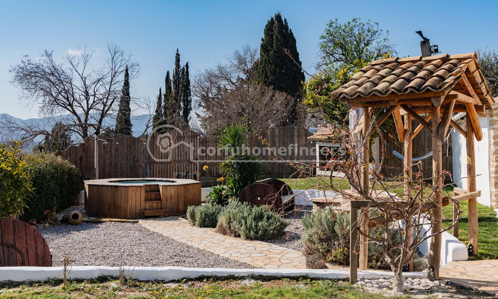 Listing photograph 5 of 23 of the house in Rachtades, published by Corfu Home Finders.