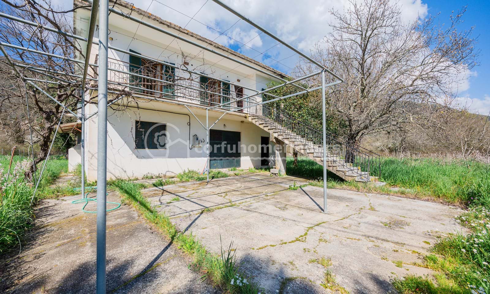 Listing photograph 3 of 18 of the house in Ano Korakiana, published by Corfu Home Finders.