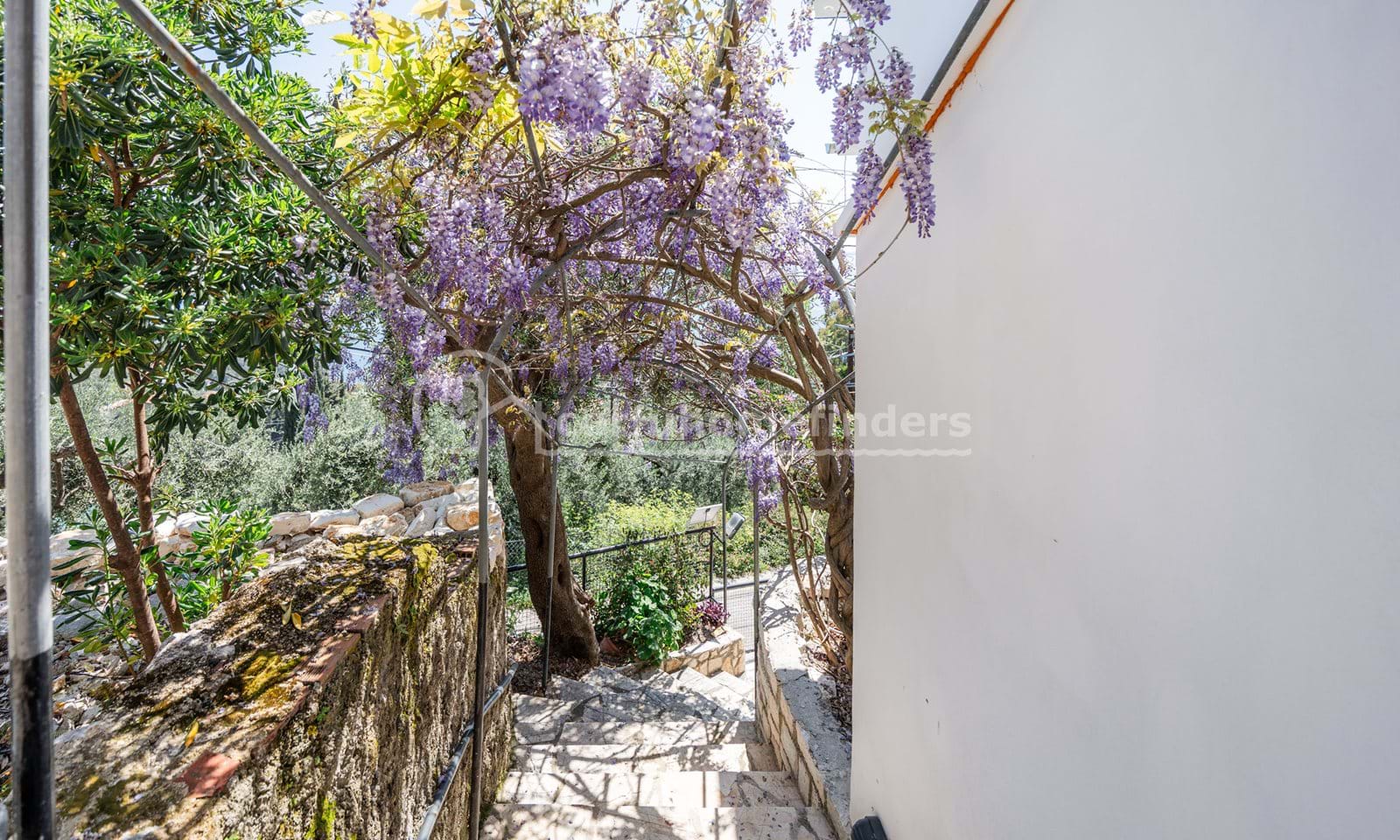 Listing photograph 12 of 24 of the house in Nissaki, published by Corfu Home Finders.