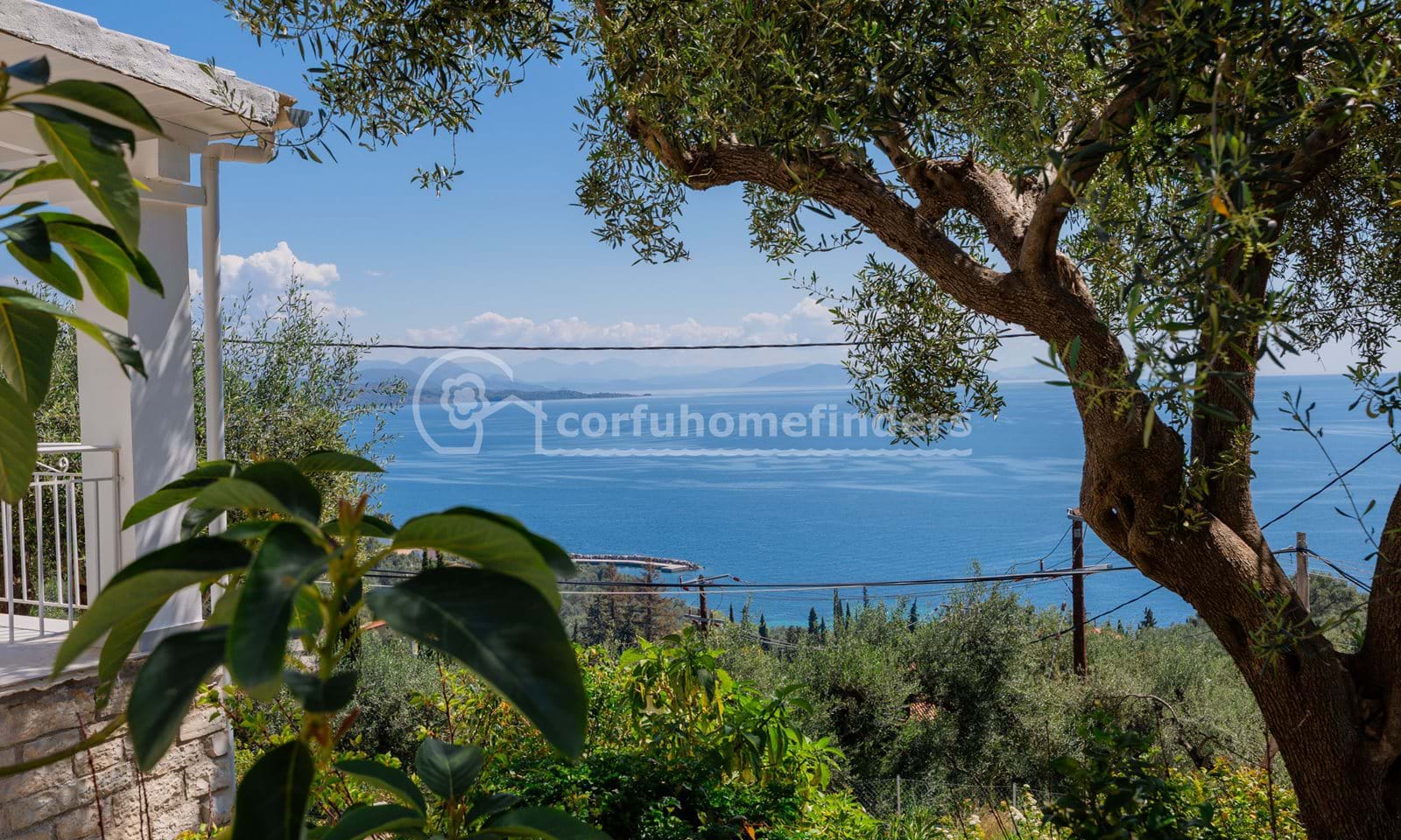 Listing photograph 19 of 24 of the house in Nissaki, published by Corfu Home Finders.