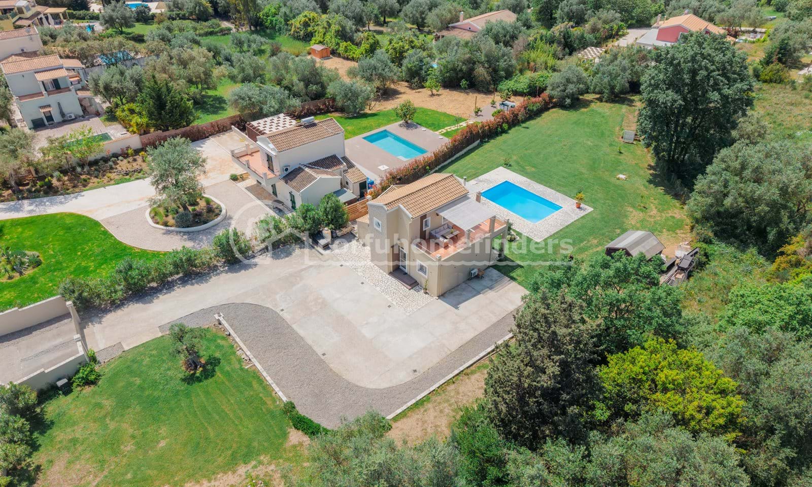 Listing photograph 17 of 18 of the house in Poulades, published by Corfu Home Finders.