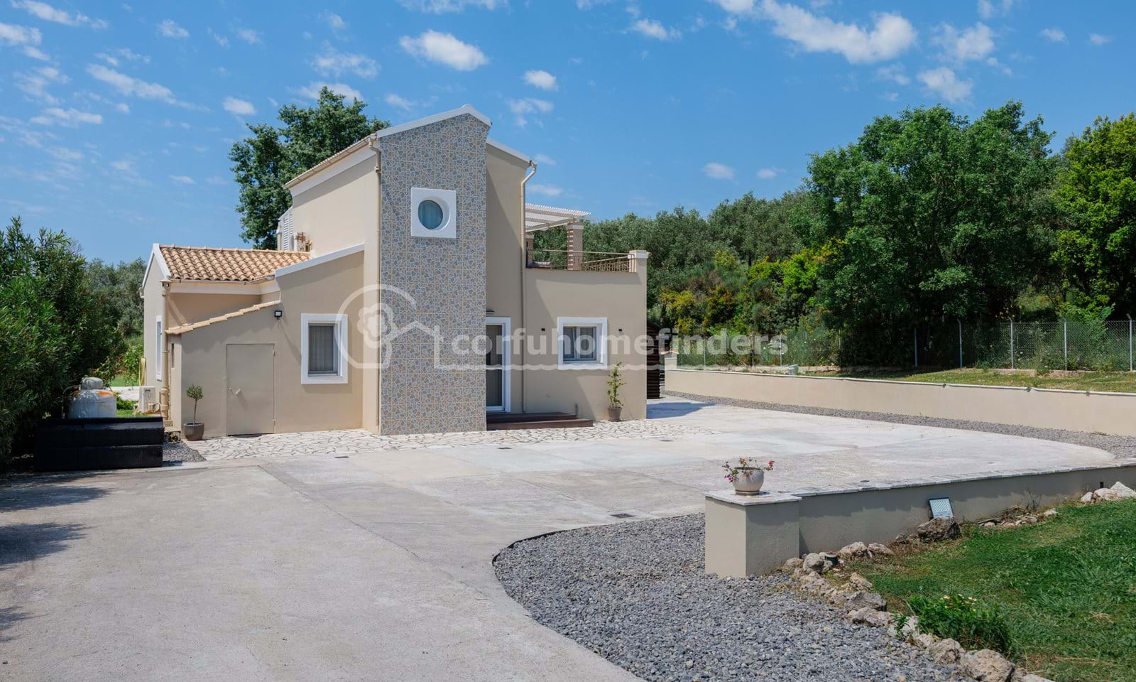Listing photograph 5 of 18 of the house in Poulades, published by Corfu Home Finders.