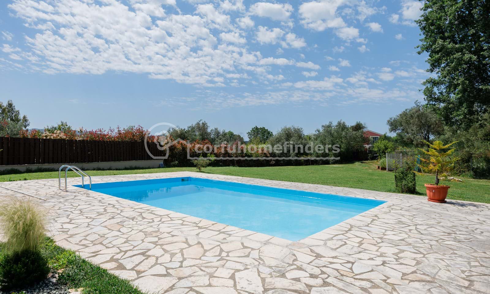 Listing photograph 12 of 18 of the house in Poulades, published by Corfu Home Finders.