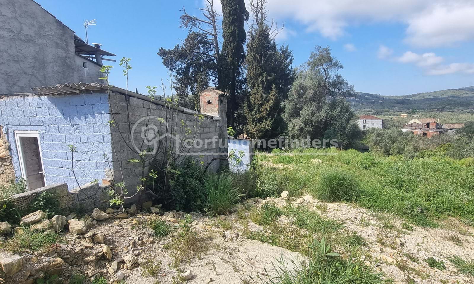 Listing photograph 12 of 13 of the house in Agios Nikolaos, published by Corfu Home Finders.