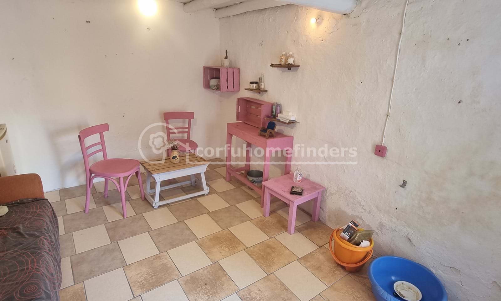 Listing photograph 5 of 13 of the house in Agios Nikolaos, published by Corfu Home Finders.