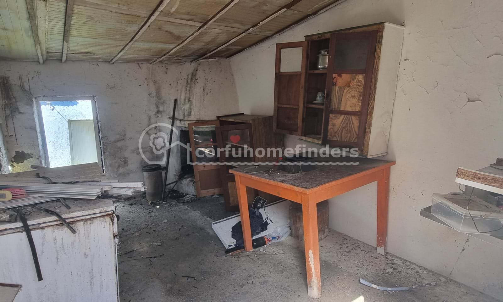 Listing photograph 8 of 13 of the house in Agios Nikolaos, published by Corfu Home Finders.