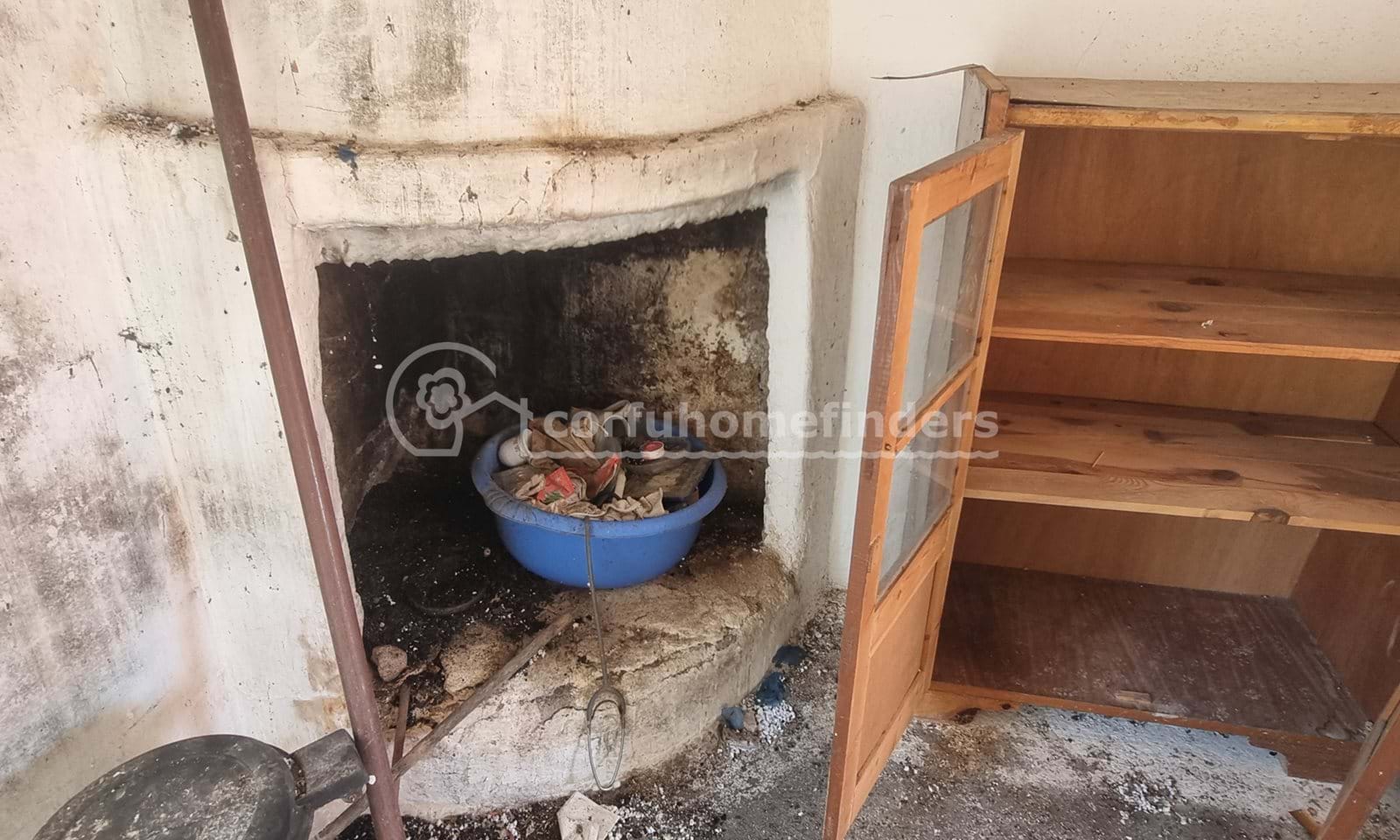 Listing photograph 9 of 13 of the house in Agios Nikolaos, published by Corfu Home Finders.