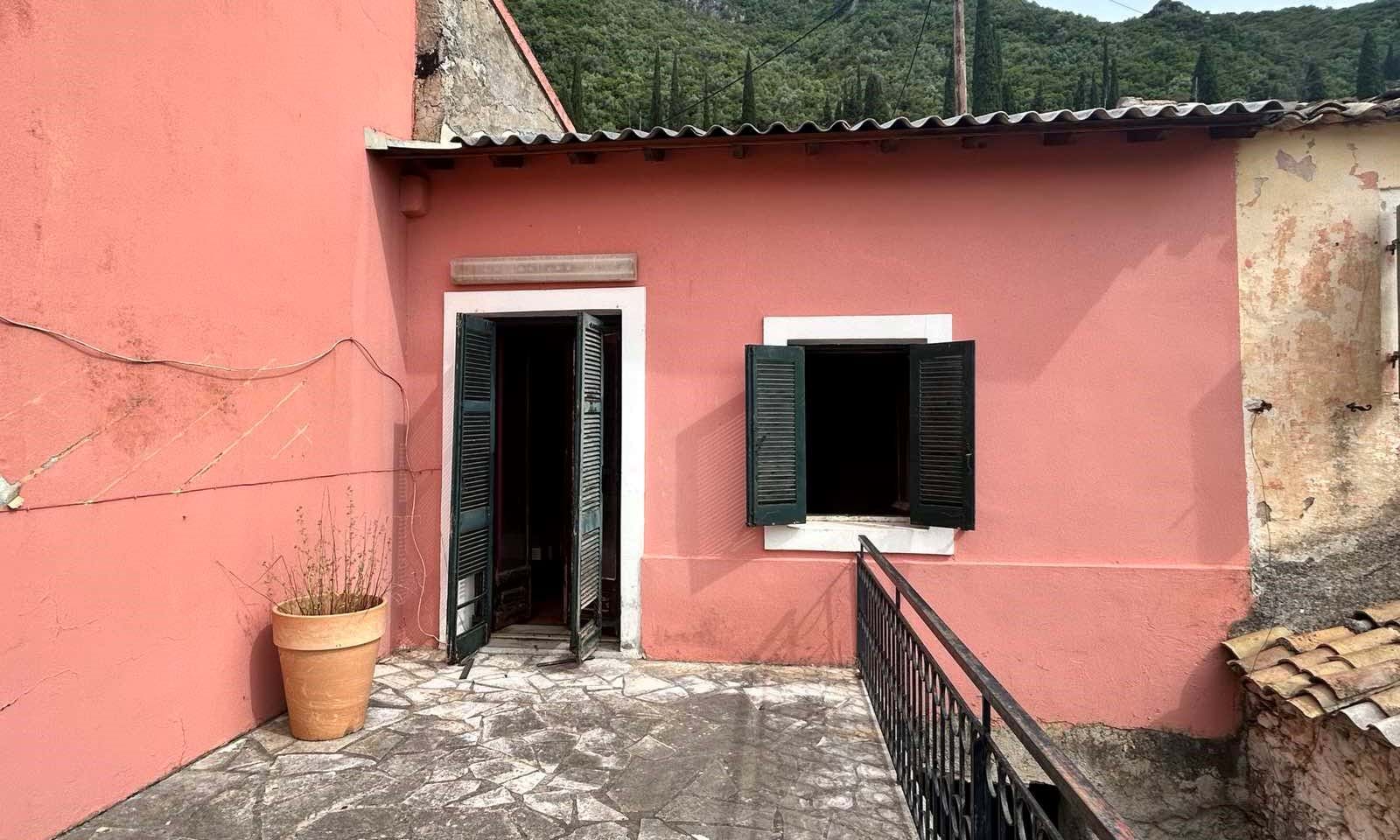 Listing photograph 9 of 15 of the house in Ano Korakiana, published by Corfu Home Finders.