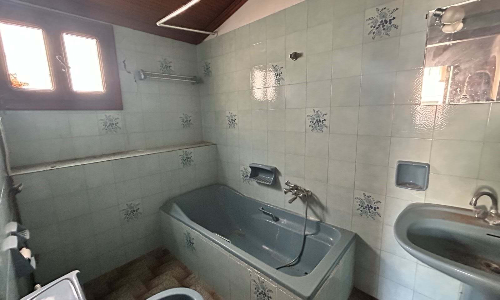 Listing photograph 7 of 15 of the house in Ano Korakiana, published by Corfu Home Finders.