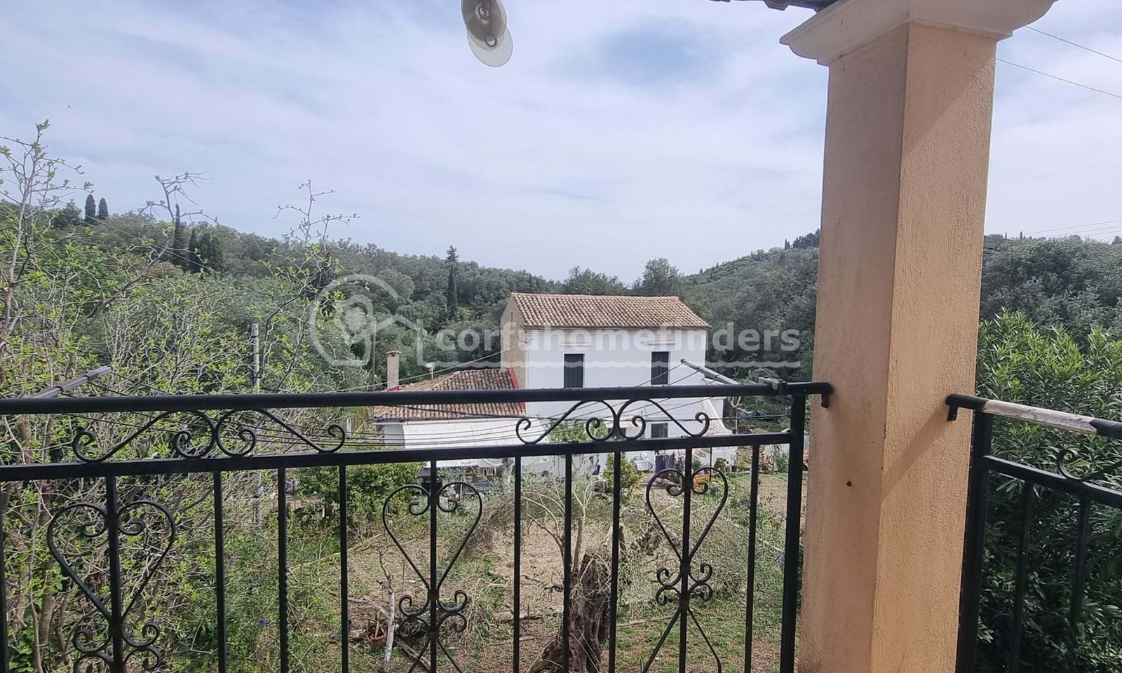 Listing photograph 10 of 13 of the house in Kouspades, published by Corfu Home Finders.