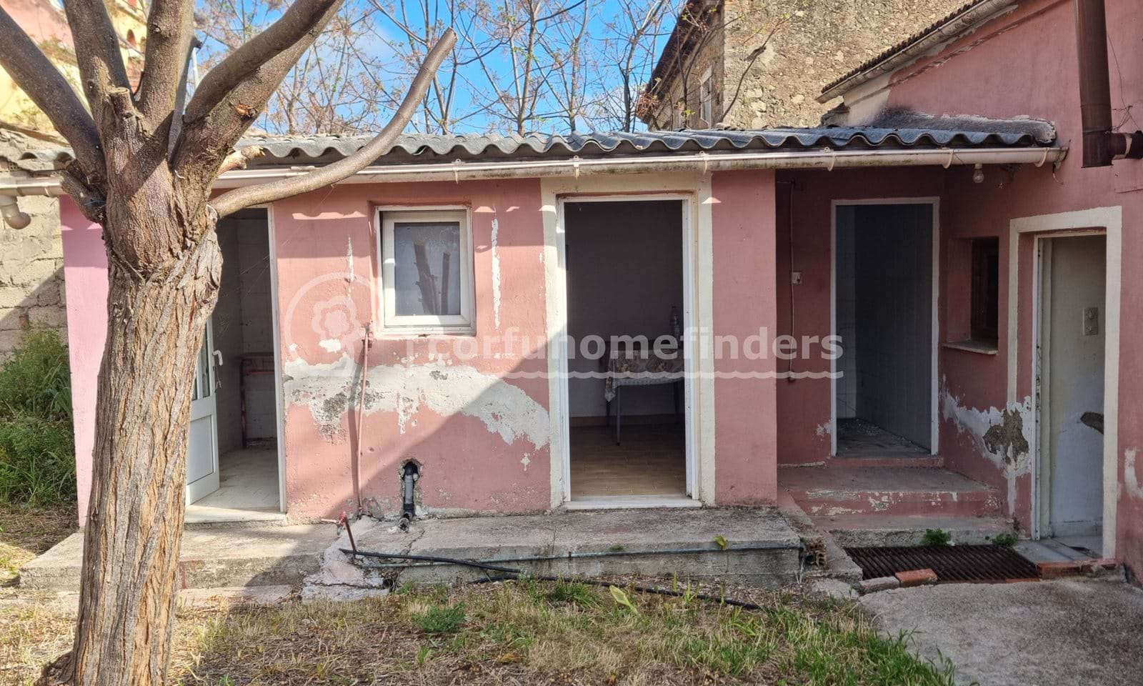 Listing photograph 12 of 13 of the house in Lefkimmi, published by Corfu Home Finders.