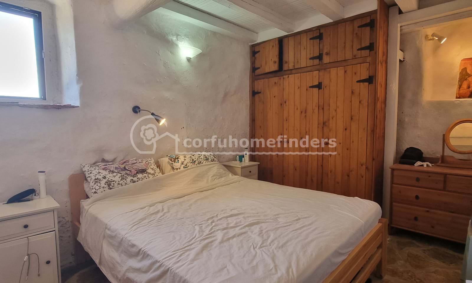 Listing photograph 5 of 15 of the house in Sinarades, published by Corfu Home Finders.