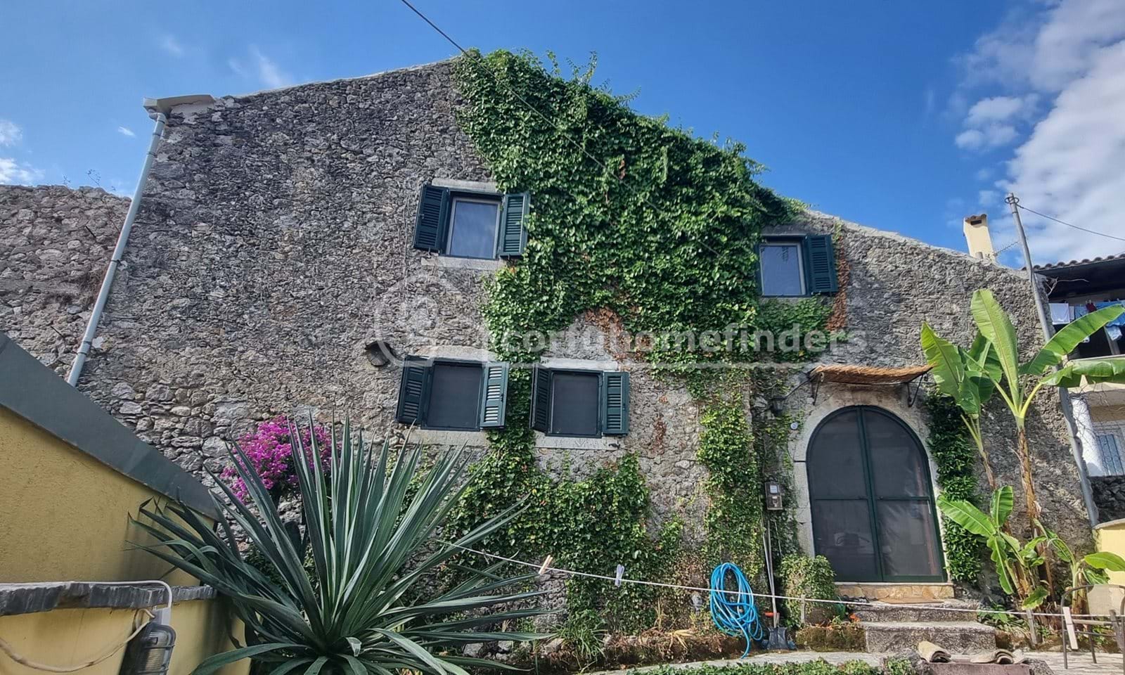 Listing photograph 1 of 15 of the house in Sinarades, published by Corfu Home Finders.