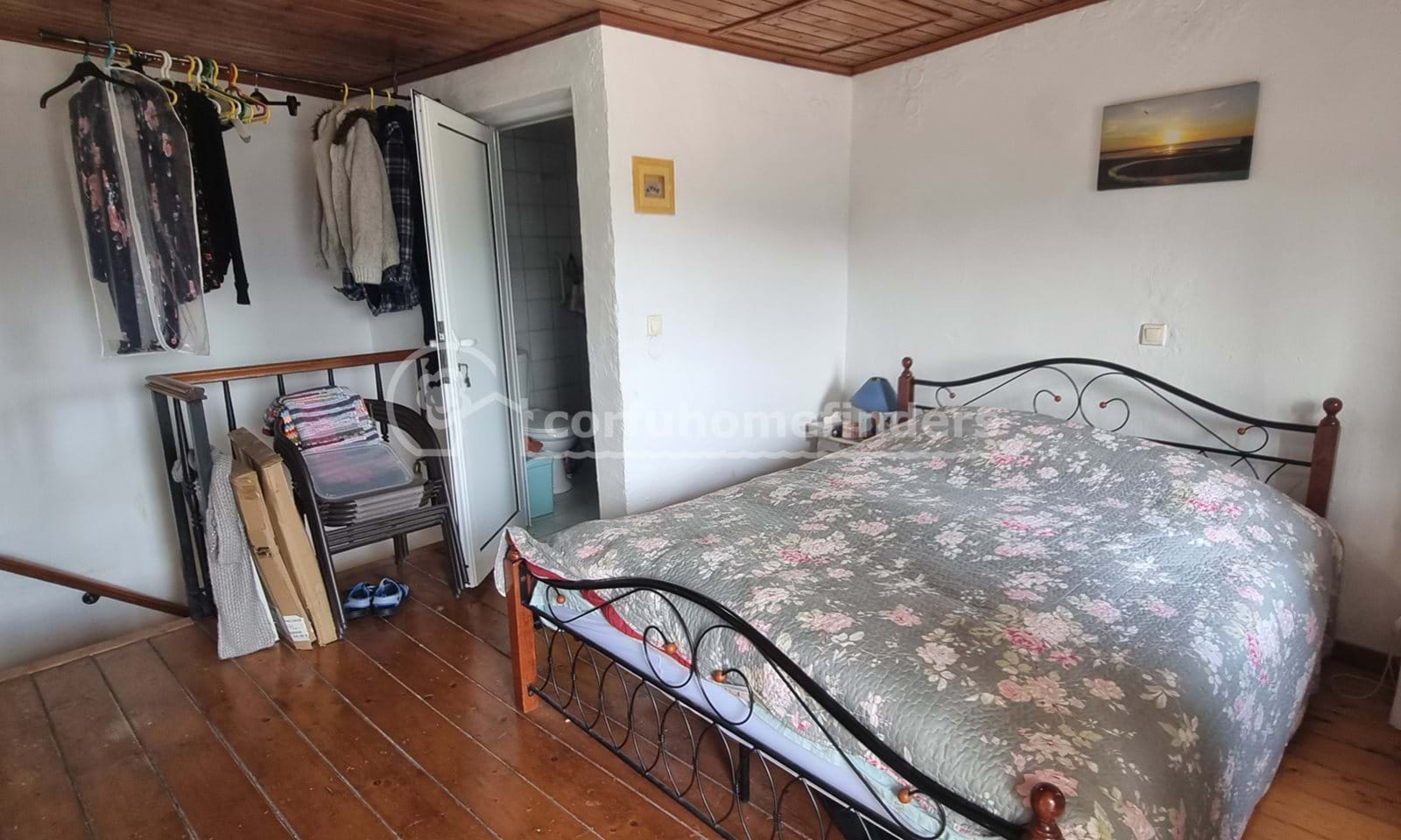 Listing photograph 9 of 11 of the house in Agios Mattheos, published by Corfu Home Finders.
