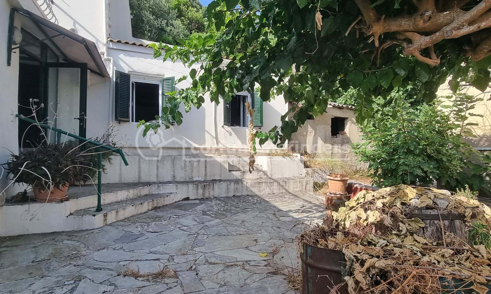 Listing photograph 2 of 11 of the house in Agios Mattheos, published by Corfu Home Finders.