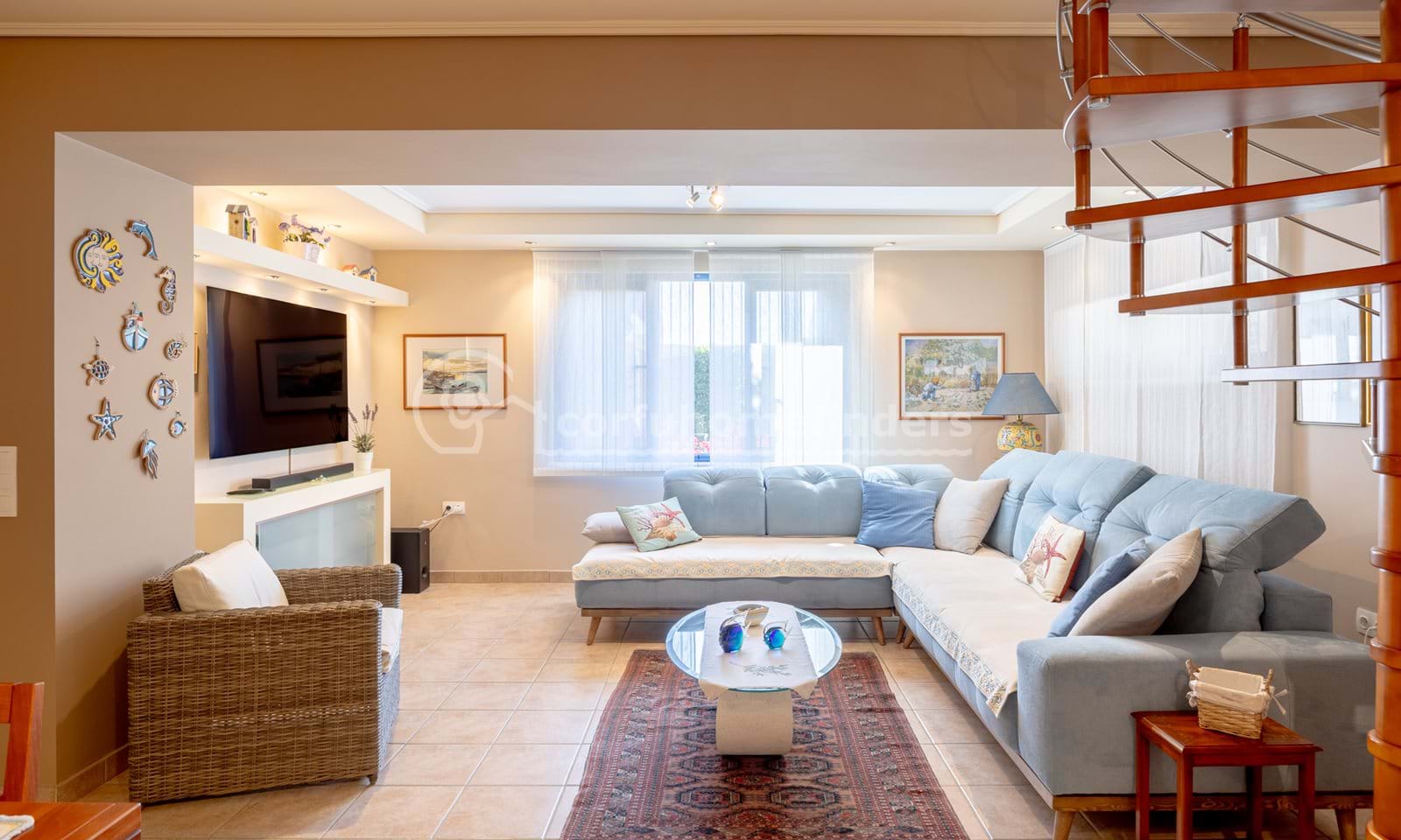 Listing photograph 11 of 24 of the apartment in Barbati, published by Corfu Home Finders.