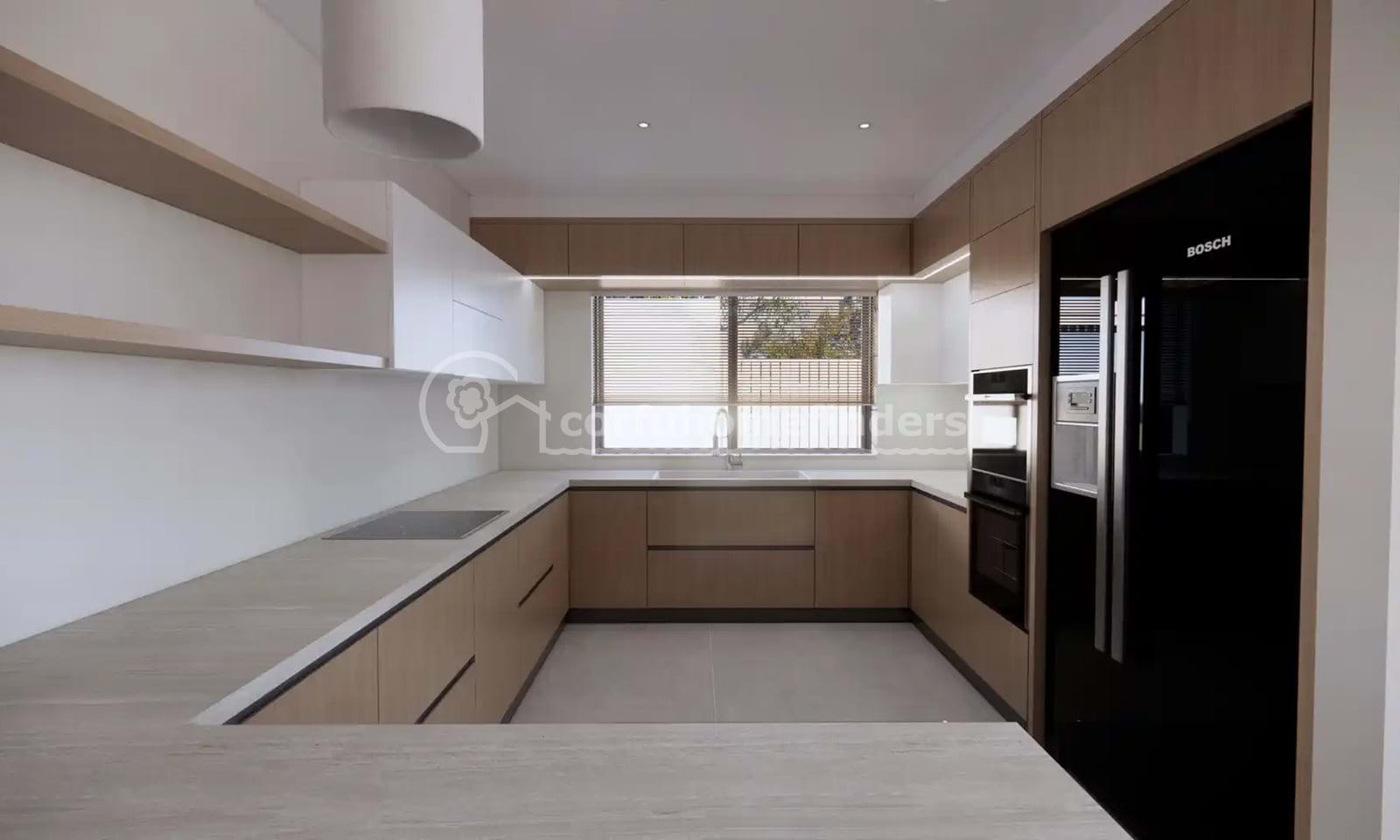 Listing photograph 13 of 21 of the house in Lefkimmi, published by Corfu Home Finders.