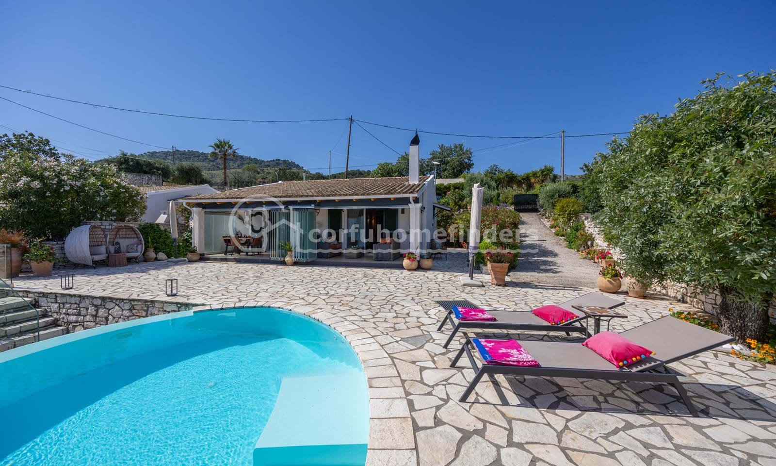 Listing photograph 2 of 19 of the house in Loutses, published by Corfu Home Finders.