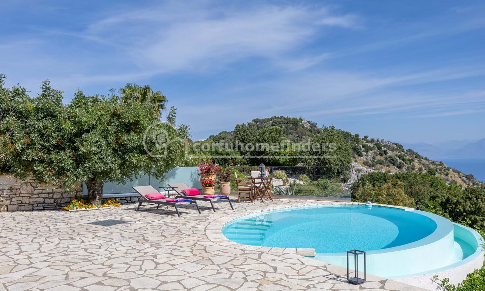 Listing photograph 16 of 19 of the house in Loutses, published by Corfu Home Finders.