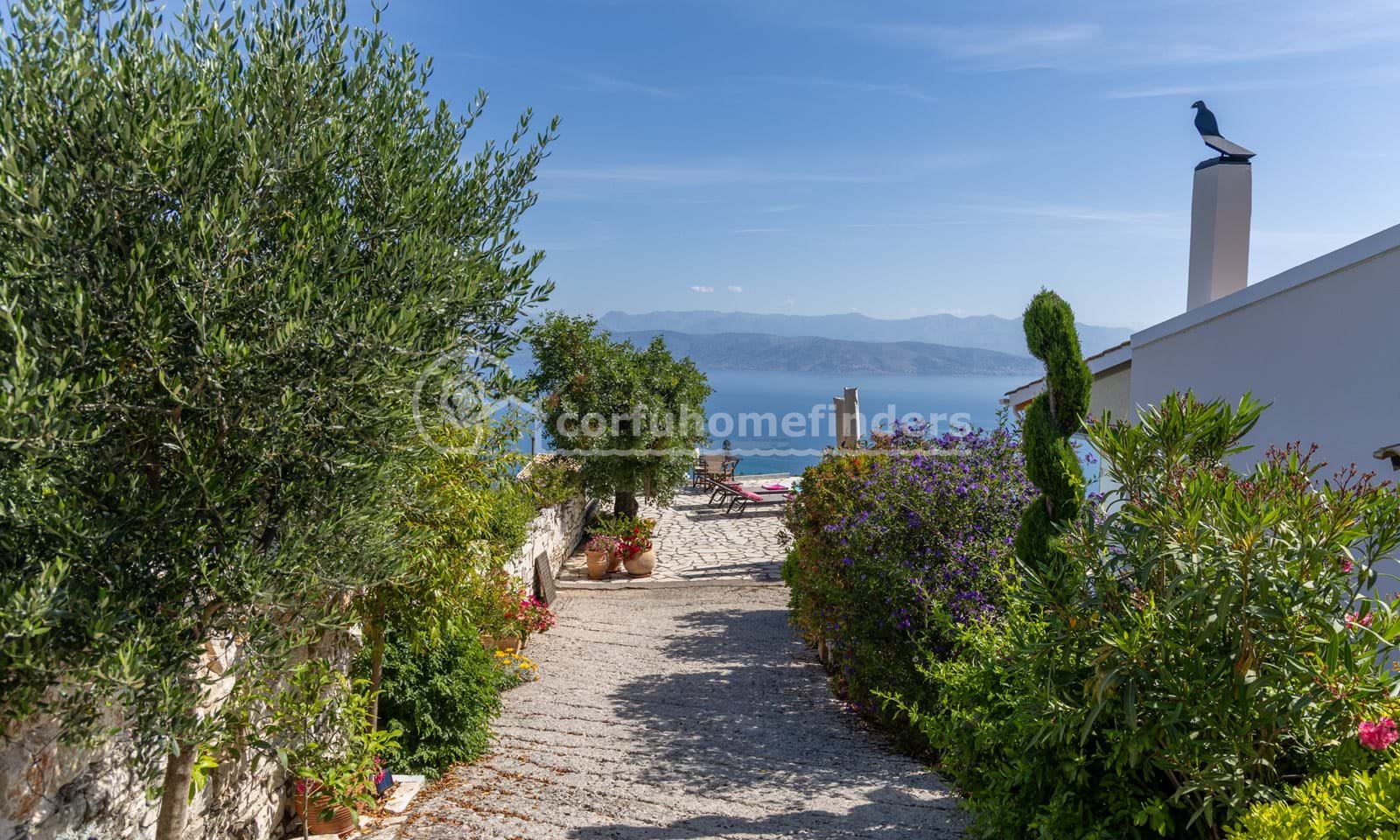 Listing photograph 4 of 19 of the house in Loutses, published by Corfu Home Finders.