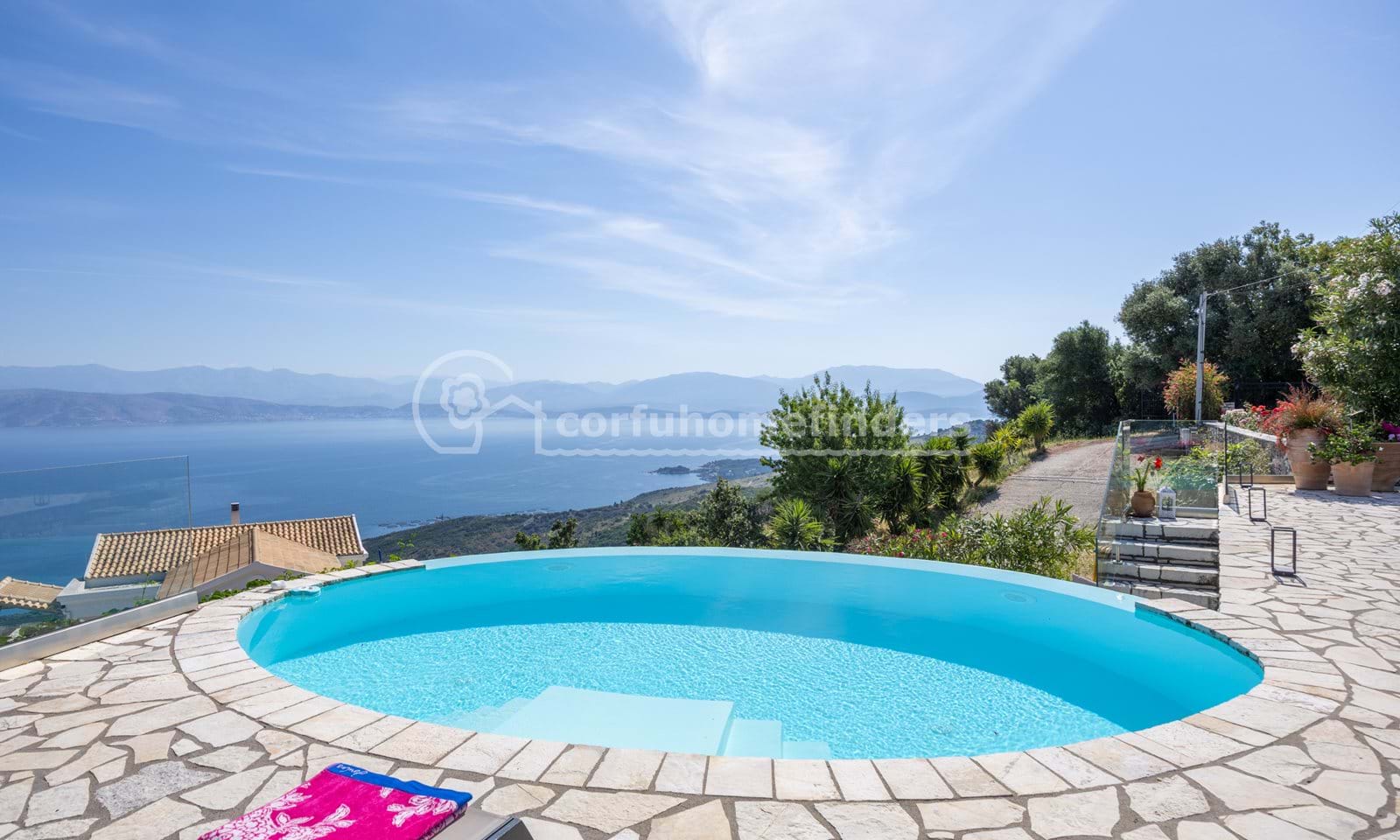 Listing photograph 3 of 19 of the house in Loutses, published by Corfu Home Finders.