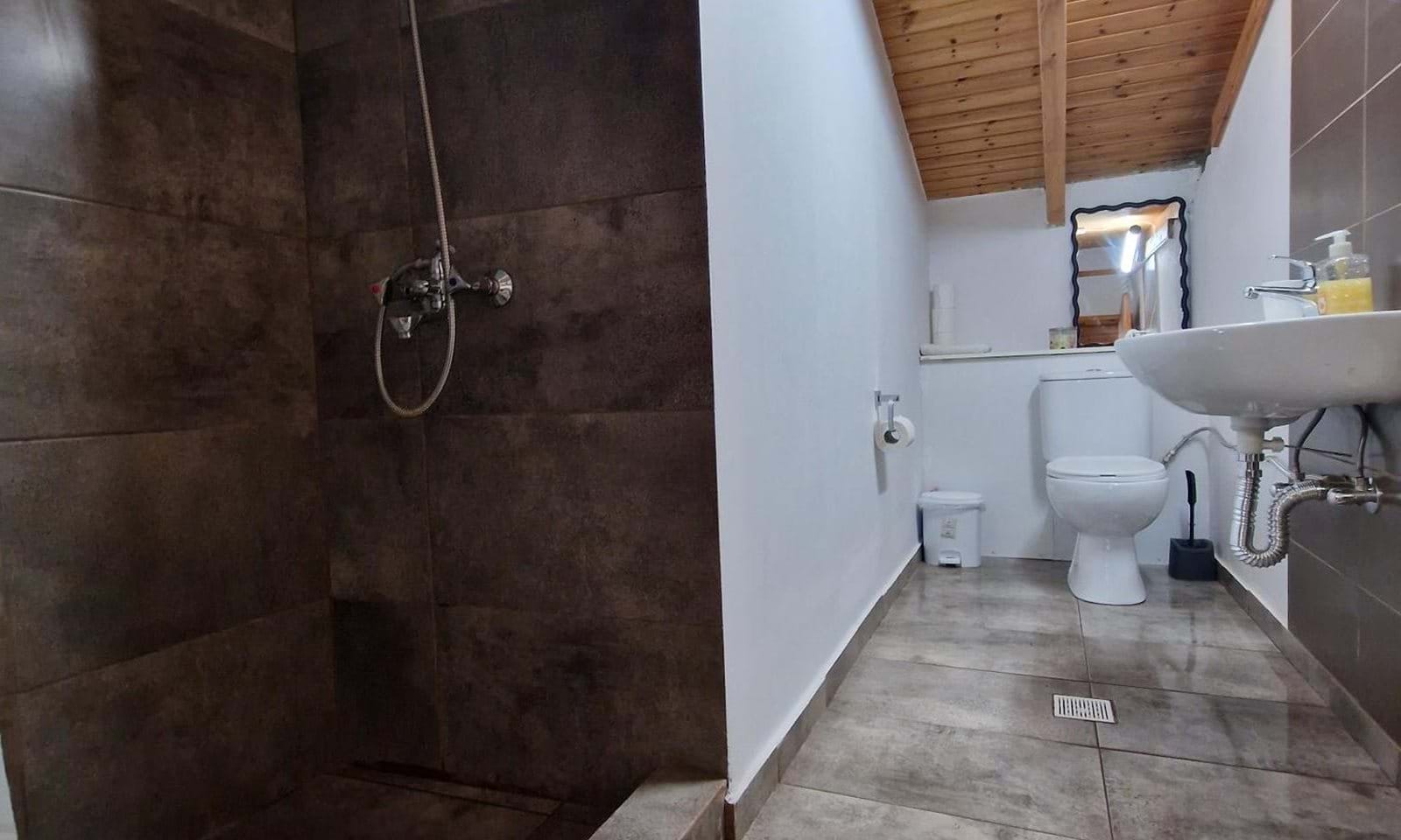 Listing photograph 12 of 17 of the house in Agios Nikolaos, published by Corfu Home Finders.
