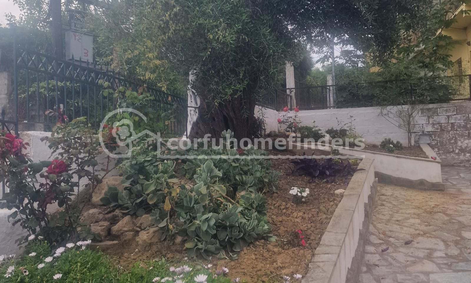 Listing photograph 2 of 17 of the house in Agios Nikolaos, published by Corfu Home Finders.