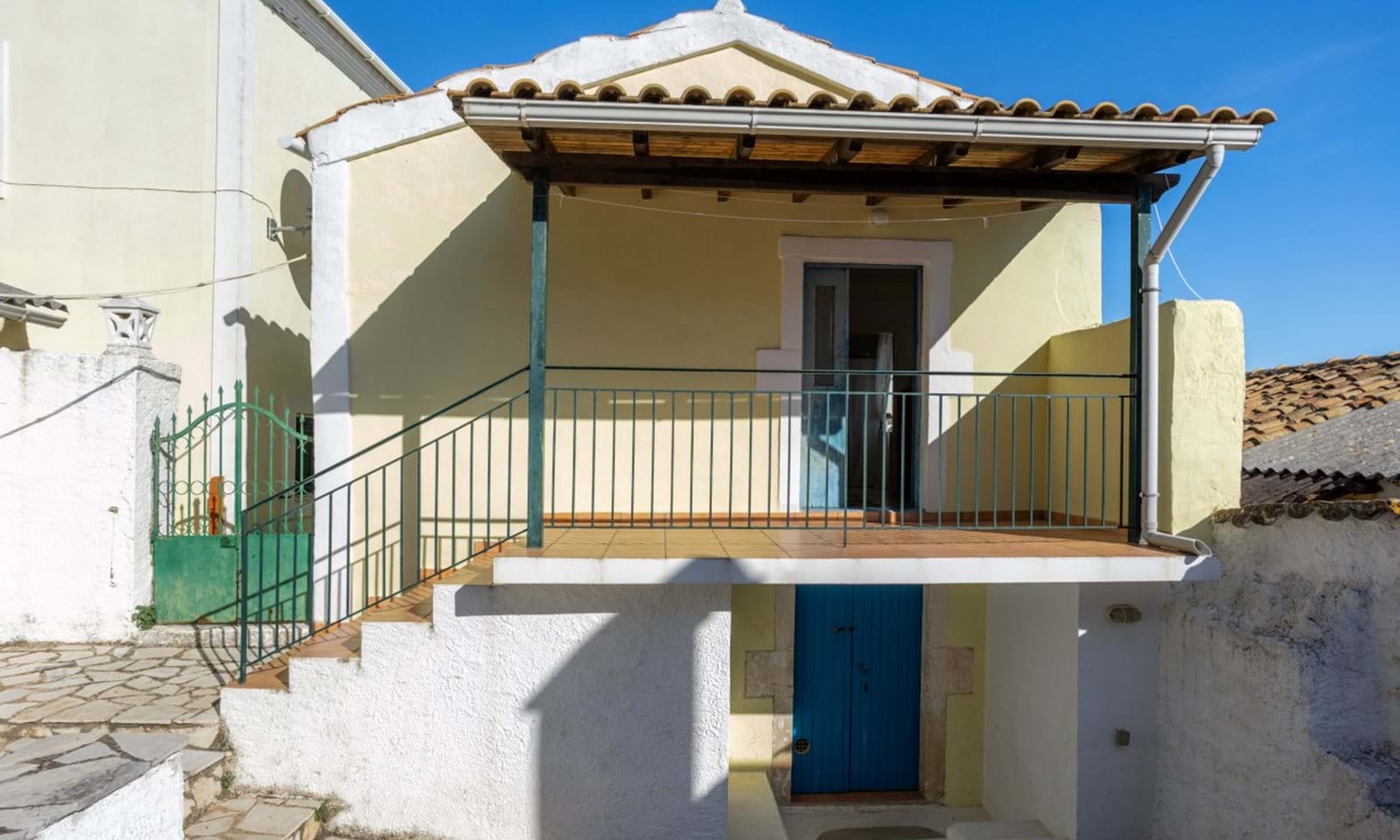 Listing photograph 6 of 8 of the house in Lakones, published by Corfu Home Finders.