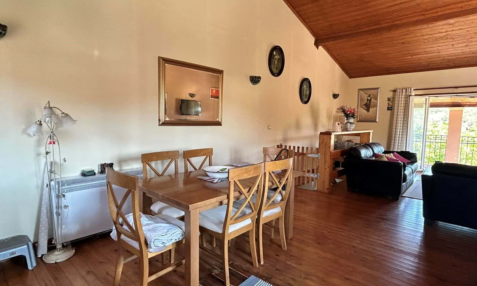 Listing photograph 16 of 17 of the house in Sgourades, published by Corfu Home Finders.