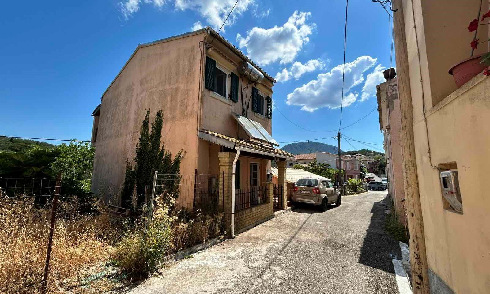 Listing photograph 1 of 17 of the house in Sgourades, published by Corfu Home Finders.