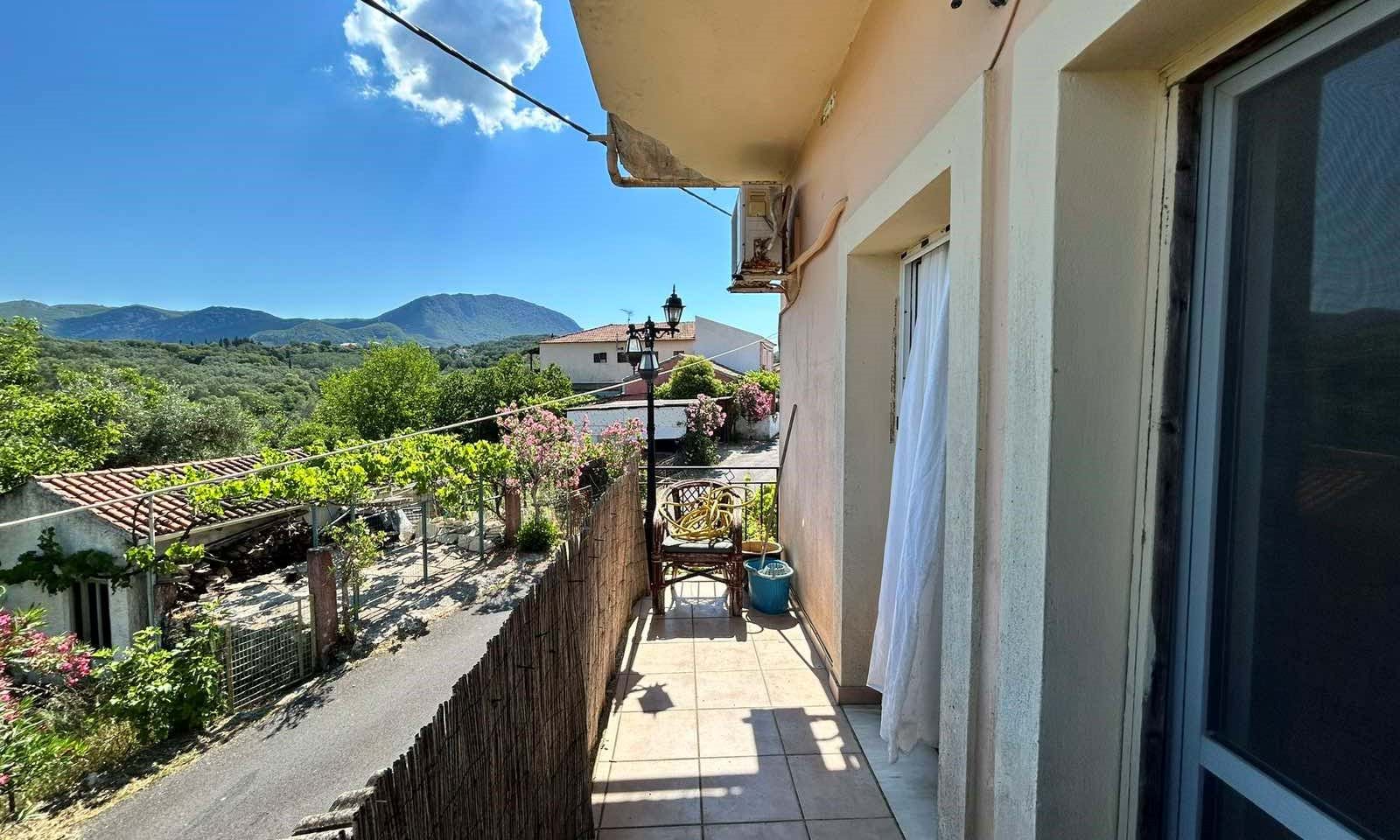 Listing photograph 10 of 17 of the house in Sgourades, published by Corfu Home Finders.