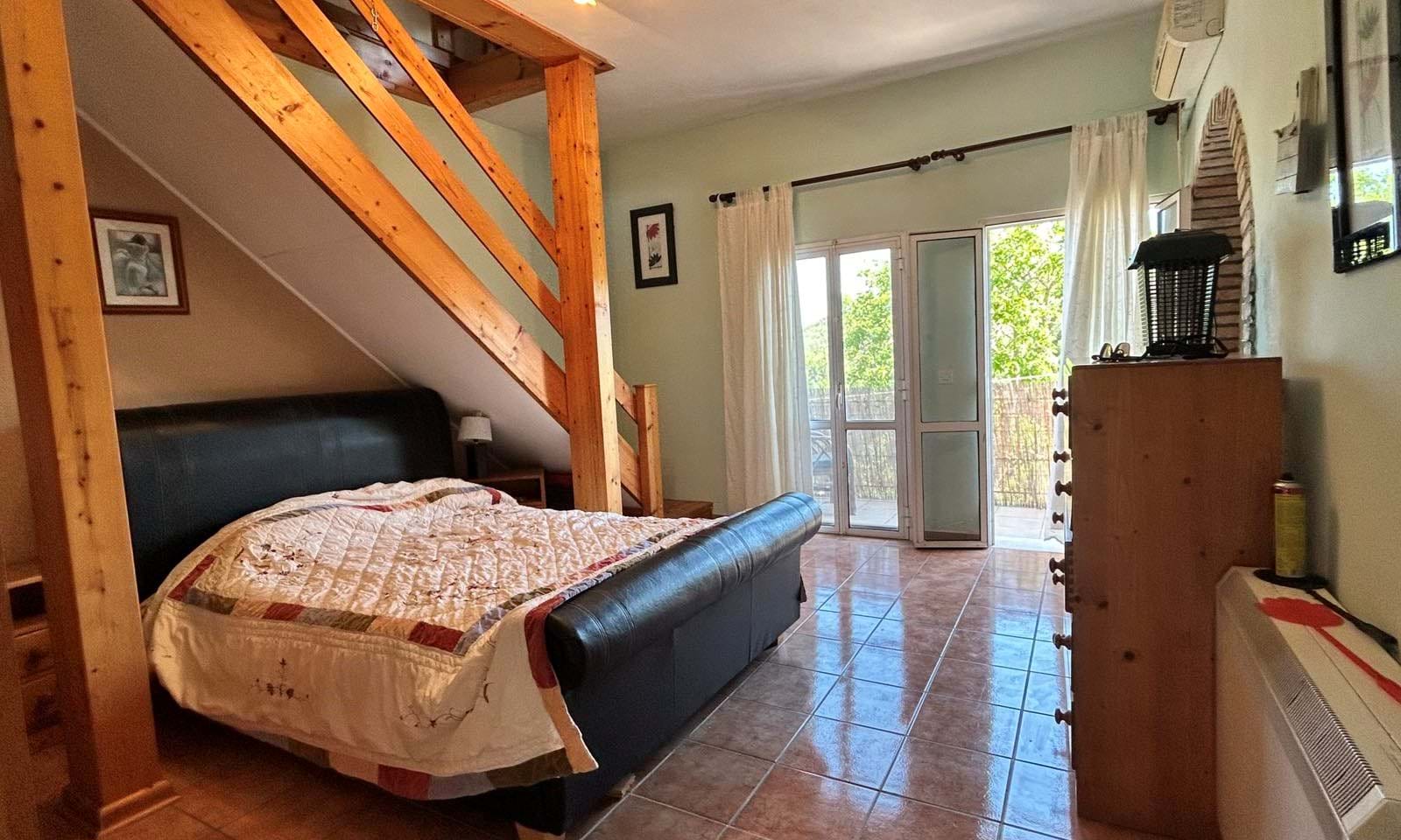 Listing photograph 4 of 17 of the house in Sgourades, published by Corfu Home Finders.