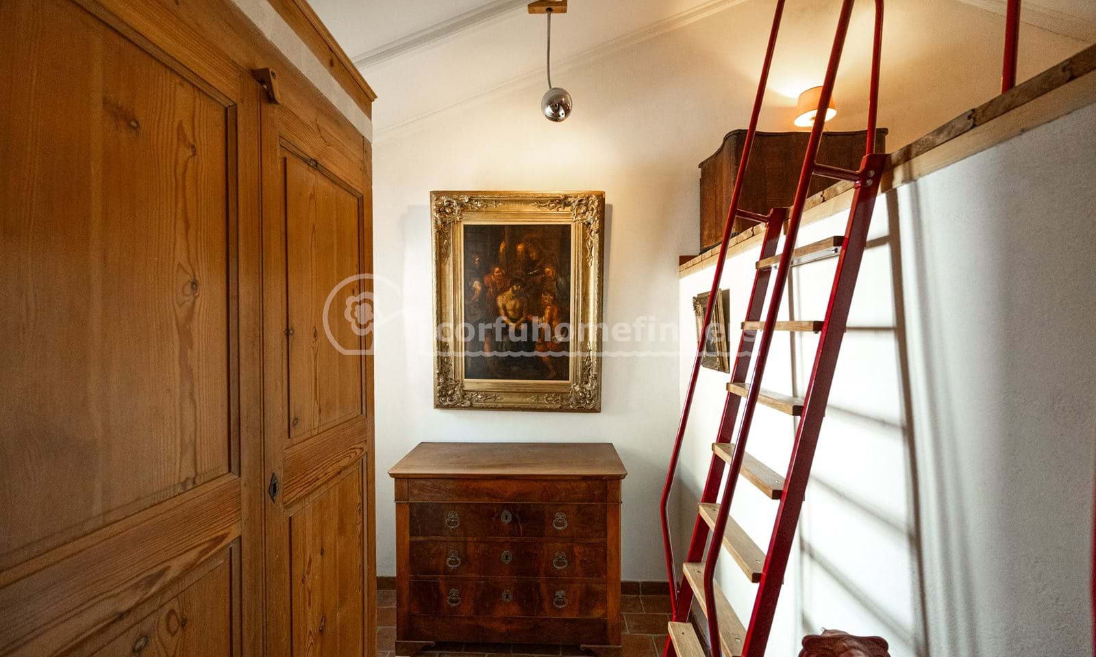 Listing photograph 14 of 19 of the house in Kassiopi, published by Corfu Home Finders.