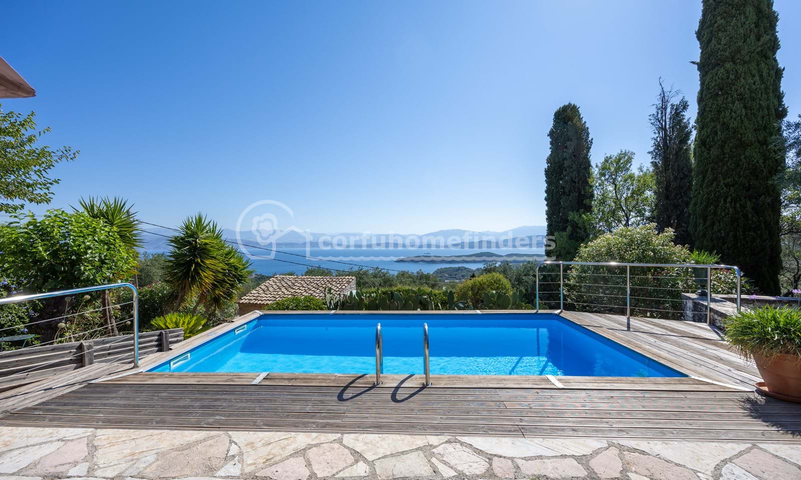 Listing photograph 17 of 19 of the house in Kassiopi, published by Corfu Home Finders.