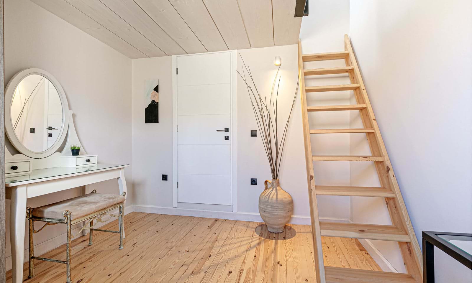 Listing photograph 13 of 28 of the apartment in Corfu Town, published by Corfu Home Finders.