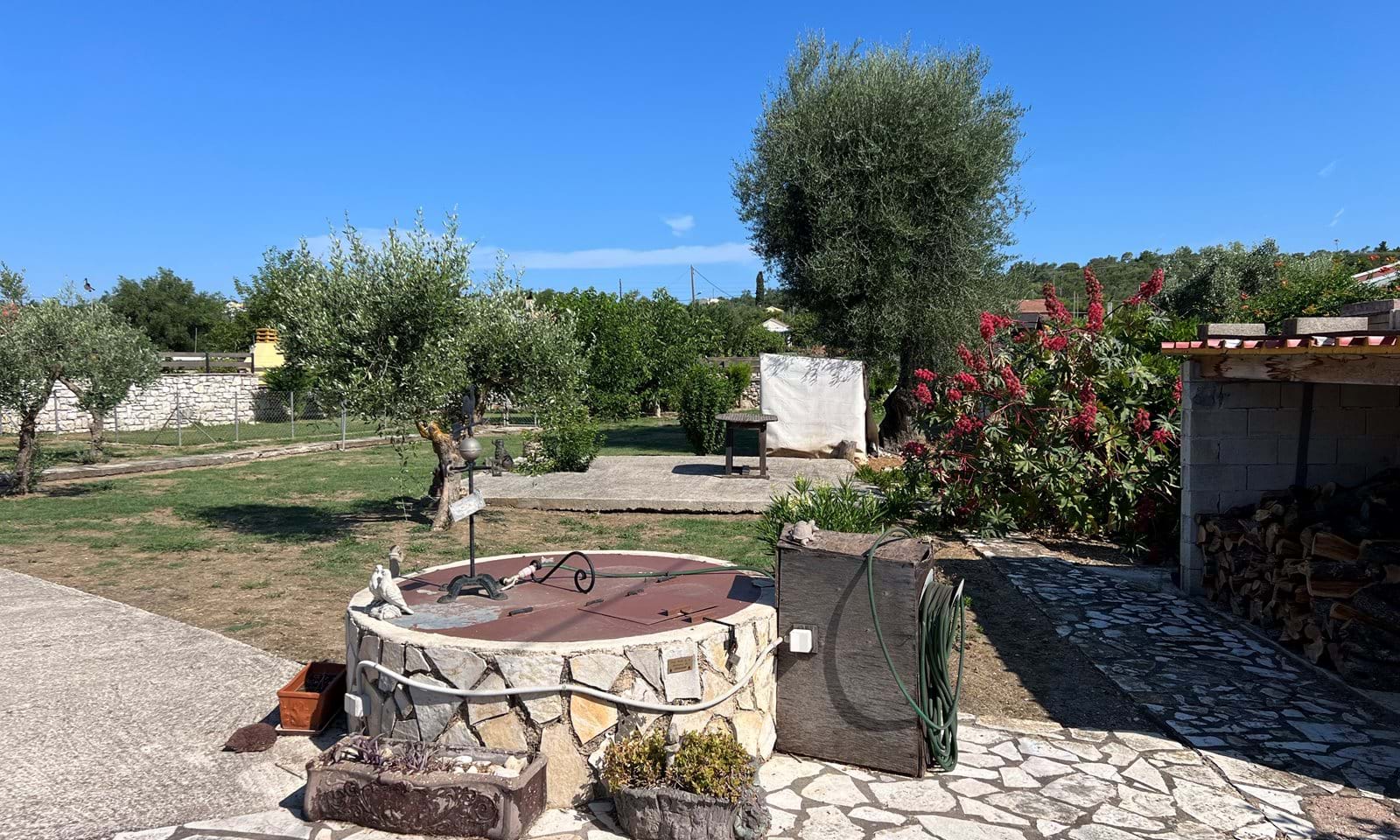 Listing photograph 21 of 22 of the house in Roda, published by Corfu Home Finders.