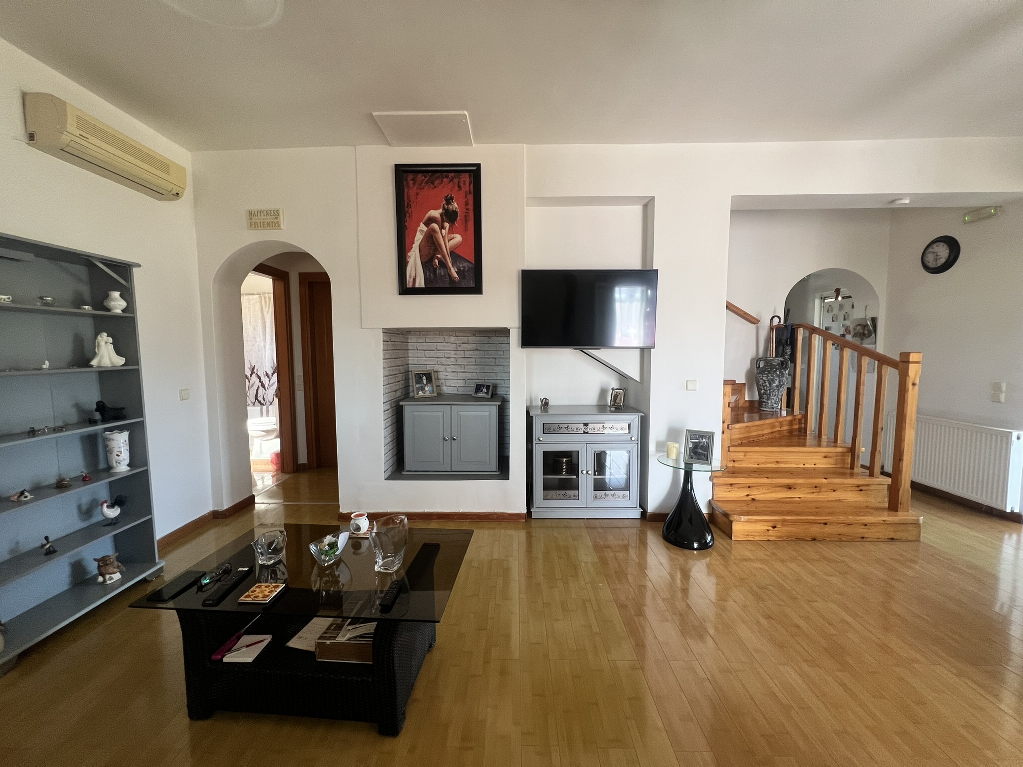 Listing photograph 19 of 22 of the house in Roda, published by Corfu Home Finders.