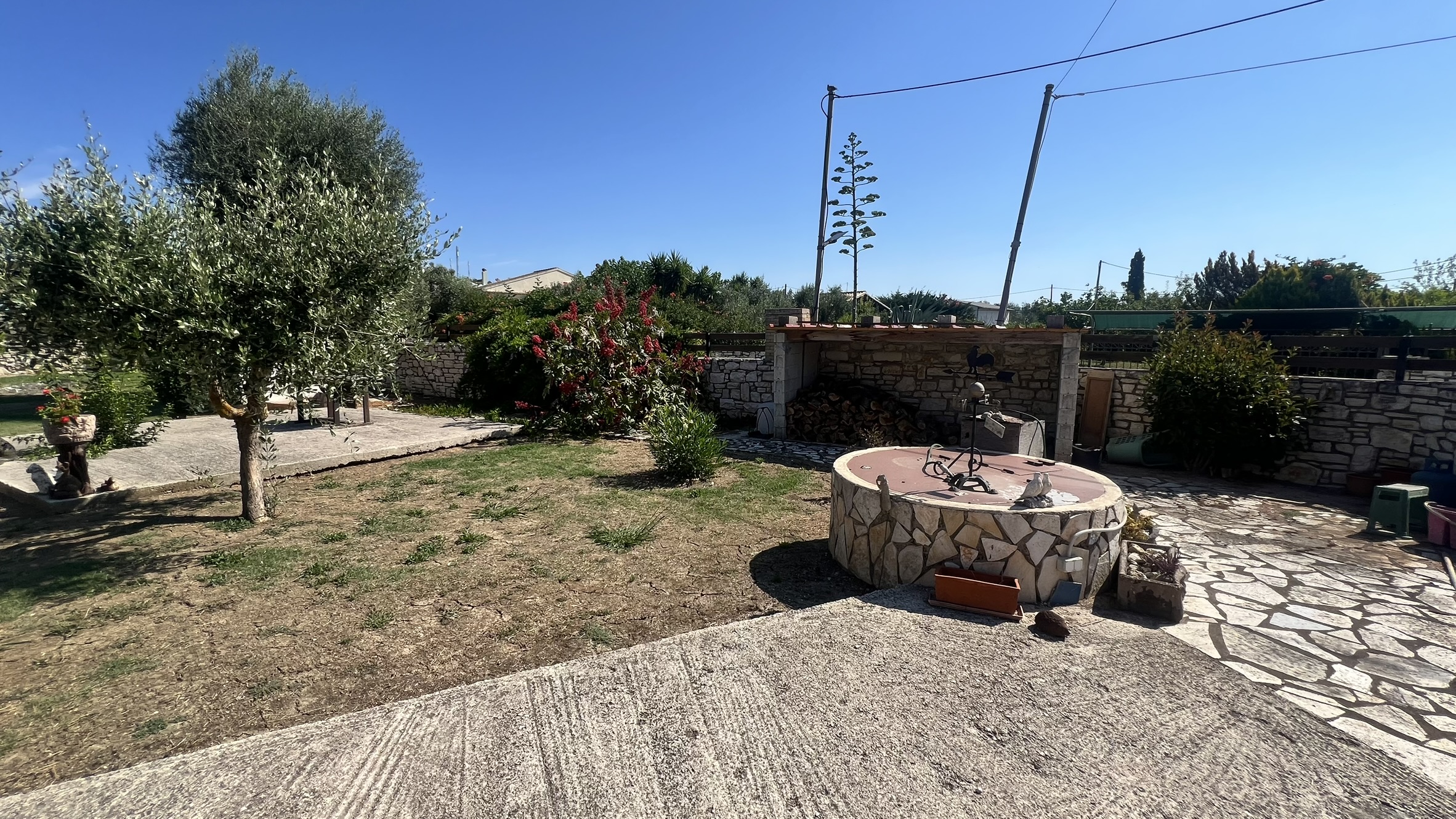 Listing photograph 17 of 22 of the house in Roda, published by Corfu Home Finders.