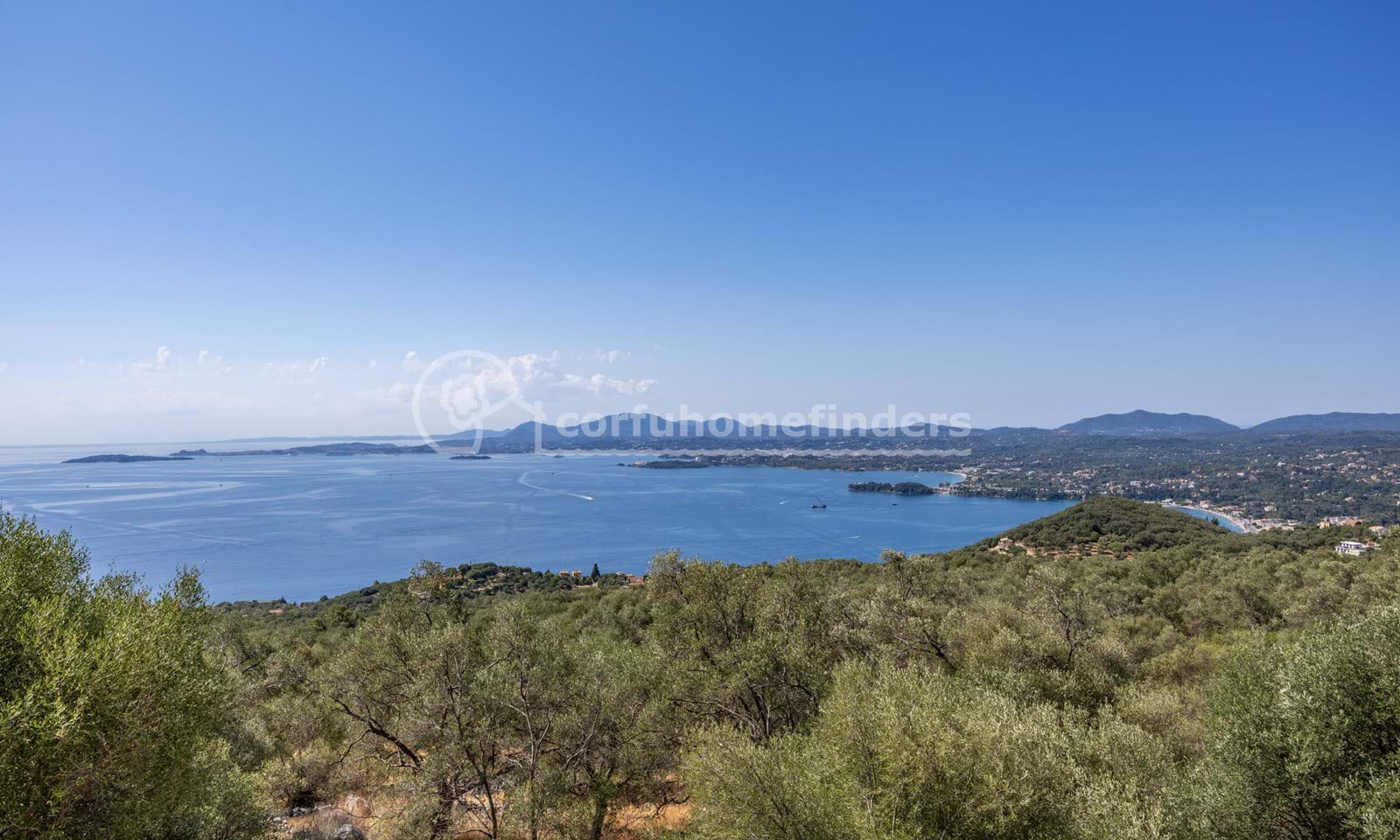 Listing photograph 9 of 39 of the house in Spartilas, published by Corfu Home Finders.