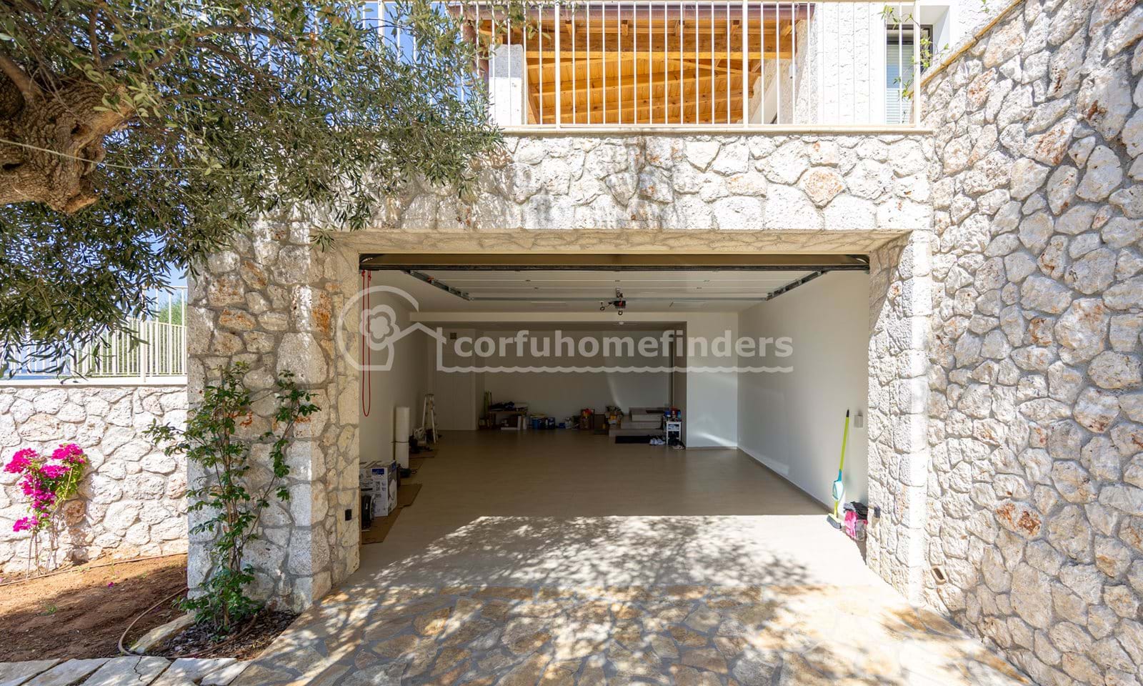 Listing photograph 36 of 39 of the house in Spartilas, published by Corfu Home Finders.
