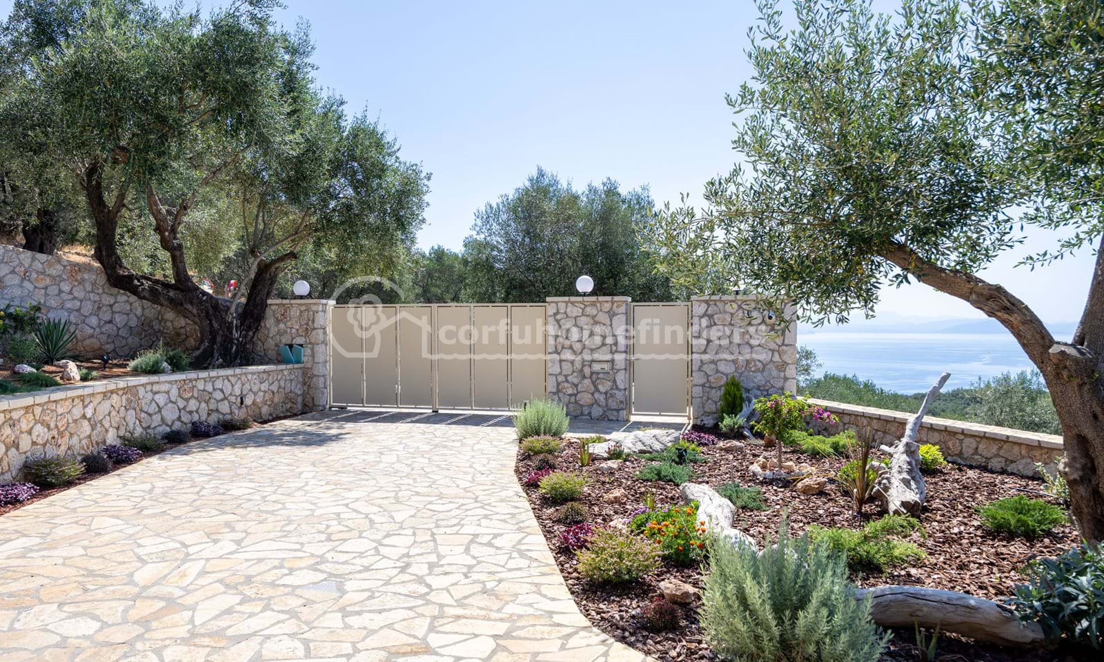 Listing photograph 38 of 39 of the house in Spartilas, published by Corfu Home Finders.