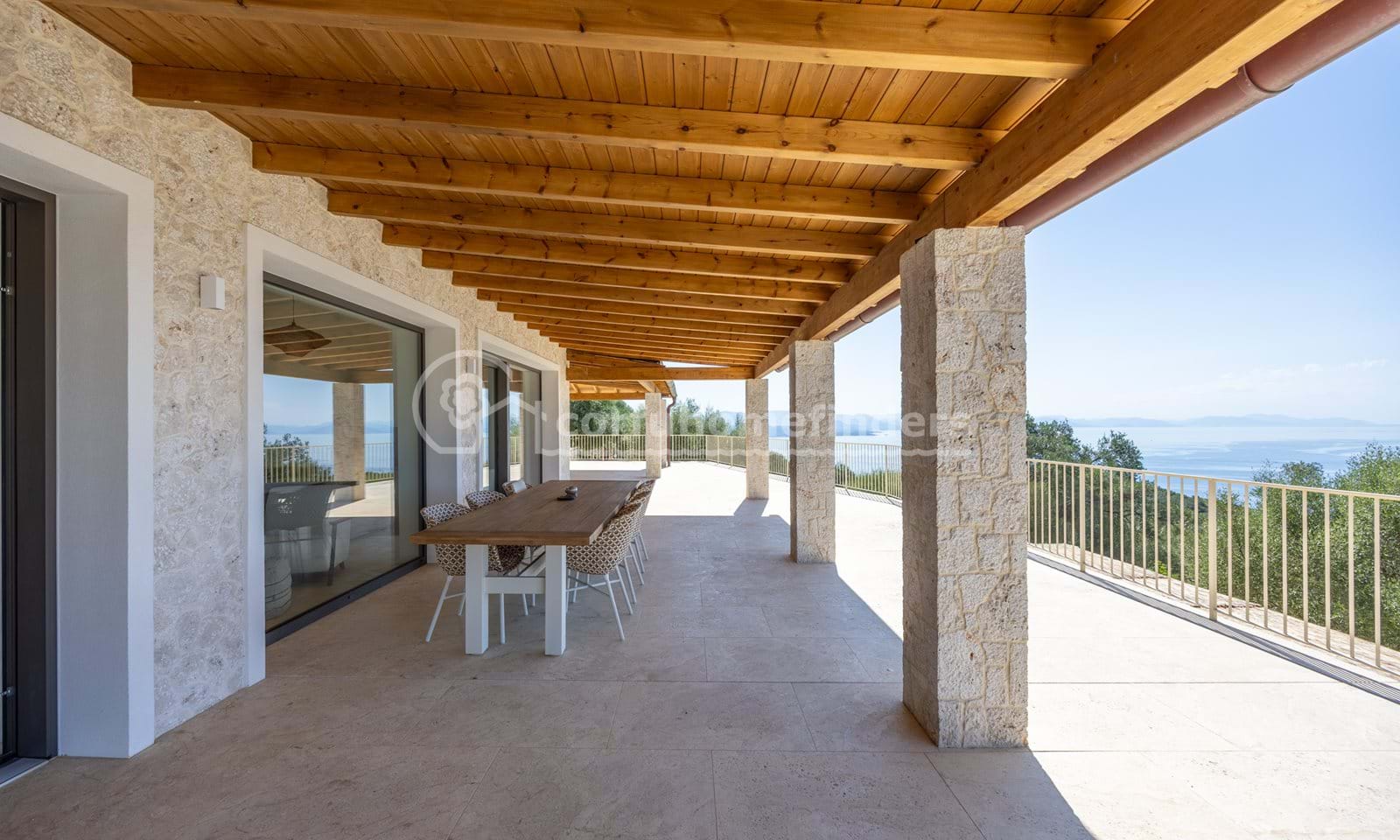 Listing photograph 8 of 39 of the house in Spartilas, published by Corfu Home Finders.