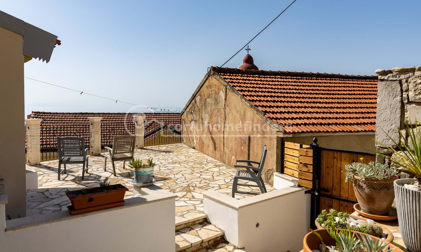 Listing photograph 4 of 21 of the house in Spartilas, published by Corfu Home Finders.