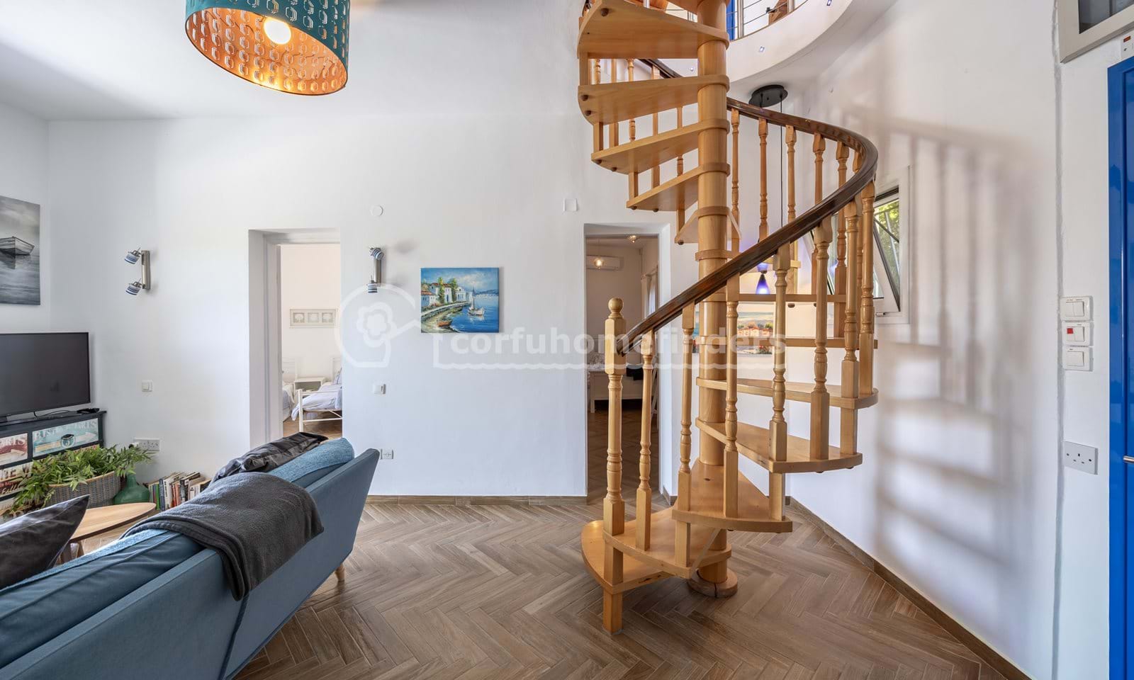 Listing photograph 17 of 28 of the house in Kassiopi, published by Corfu Home Finders.
