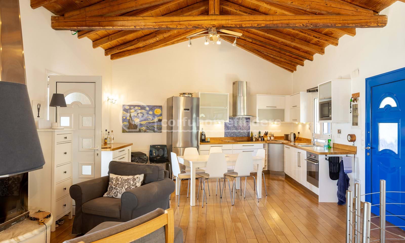 Listing photograph 6 of 28 of the house in Kassiopi, published by Corfu Home Finders.